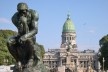 O Pensador, réplica da escultura de Auguste Rodin, Praça do Congresso, Buenos Aires<br />Foto Fabián Minetti  [Wikimedia Commons]