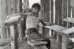 Menino em escola rural, Cacoal RO, 1978<br />Foto Kim-Ir-Sen 