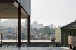 Estúdio Madalena, São Paulo, vista para o bairro dos Pinheiros e Sumaré. Apiacás Arquitetos<br />Foto Leonardo Finotti 