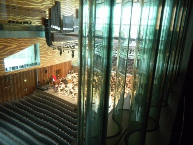 Casa da Música em Porto. Projeto de Rem Koolhaas.<br />Foto Haifa Sabbag 