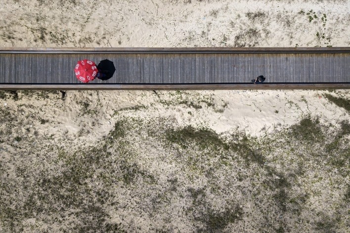 Requalificação urbana e ambiental da orla de Ilha Comprida, 2019. Arquitetos Marcos Boldarini e Lucas Nobre<br />Foto Leonardo Finotti 