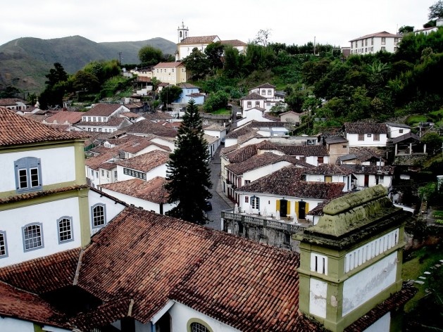 Vista aérea da cidade de Ouro Preto, Brasil. Foto tirada a partir do Grande Hotel Ouro Preto, out. 2006<br />Foto Francisco Alves 