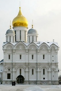 Praça das Catedrais, no interior do Kremlin. A mais antiga praça da cidade tem sua origem no séc. 14