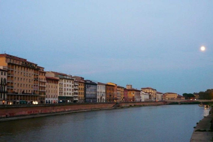 Edifícios de Pisa às margens do Rio Arno. Pisa, Itália. Agosto/2010<br />Foto Francisco Alves 