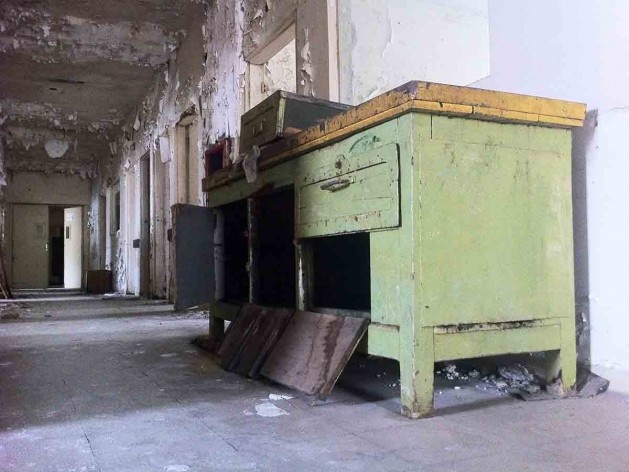 Ala abandonada do Complexo Hospitalar do Juquery<br />Foto Abilio Guerra 