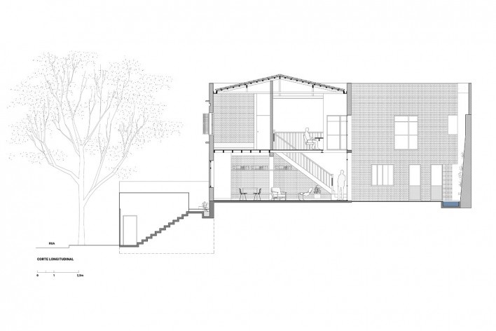 Casa Saracura, corte longitudinal, São Paulo SP Brasil, 2022. Arquiteta Marina Canhadas (autora) / Entre Escalas<br />Imagem divulgação 