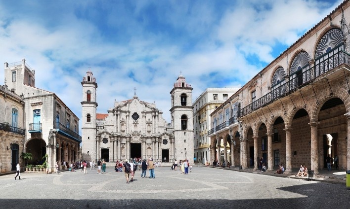 Plaza de la Catedral de San Cristóbal, Habana Vieja, Cuba
<br />Foto Victor Hugo Mori 