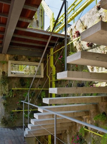 Projeto Harmonia_57, detalhe escadas. Escritório Triptyque, 1º. prêmio categoria profissional/obras concluídas, São Paulo, SP, 2007-2008.