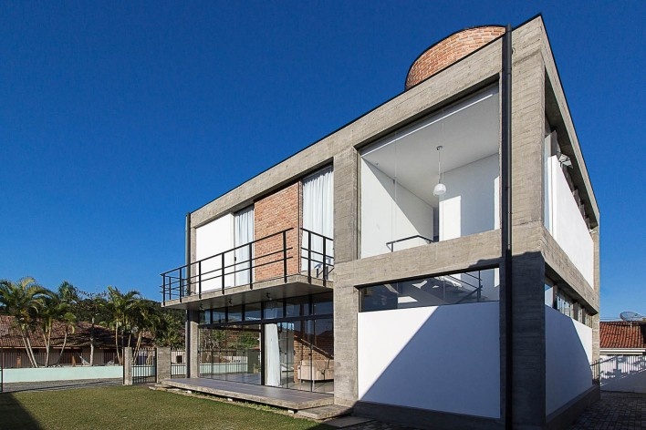 Casa D, Praia Alegre, Penha SC Brasil, 2014. Arquiteto Pablo José Vailatti / PJV Arquitetura<br />Foto Larry Sestrem 