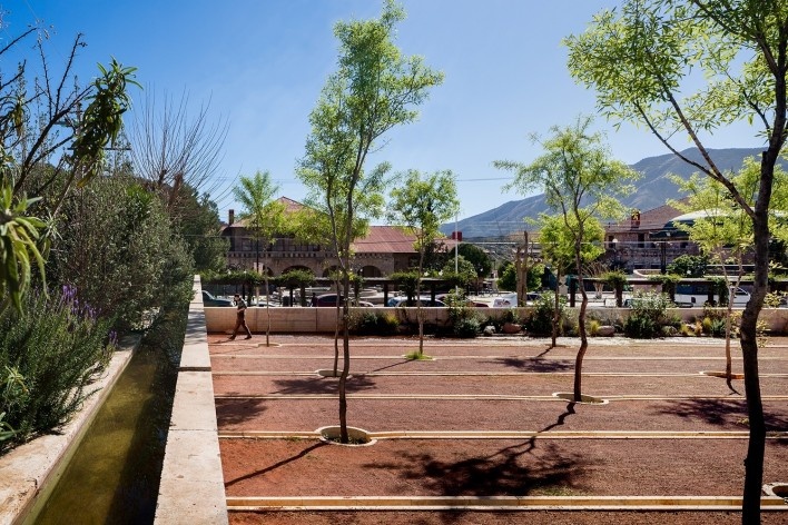 Patio Fresnos, Nacozari de Garcia, Sonora, Mexico, 2014. Architects Jorge Ambrosi and Gabriela Etchegaray (authors) / Ambrosi Etchegaray<br />Foto/photo Rafael Gamo 