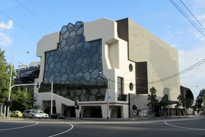 Edifício com fachada Voronoi<br />Foto Gabriela Celani 