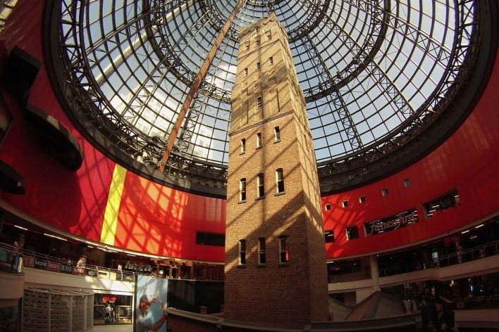 Estação Melbourne Central, que tem em seu interior um edifício antigo de uma cervejaria<br />Foto Gabriela Celani 