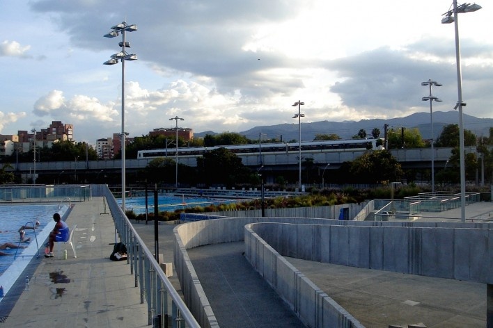 Complejo acuático para los juegos IX Suramericanos, Medellín. Paisajes Emergentes<br />Foto Marina Amado 