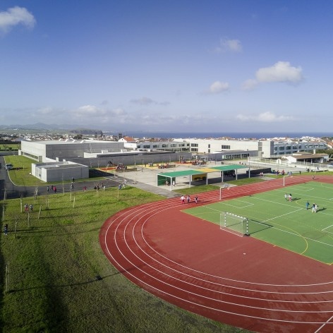 Escola Gaspar Frutuoso, Ribeira Grande, Azores, Portugal, 2016. Arquiteto Carlos Almeida Marques<br />Foto Fernando Guerra 