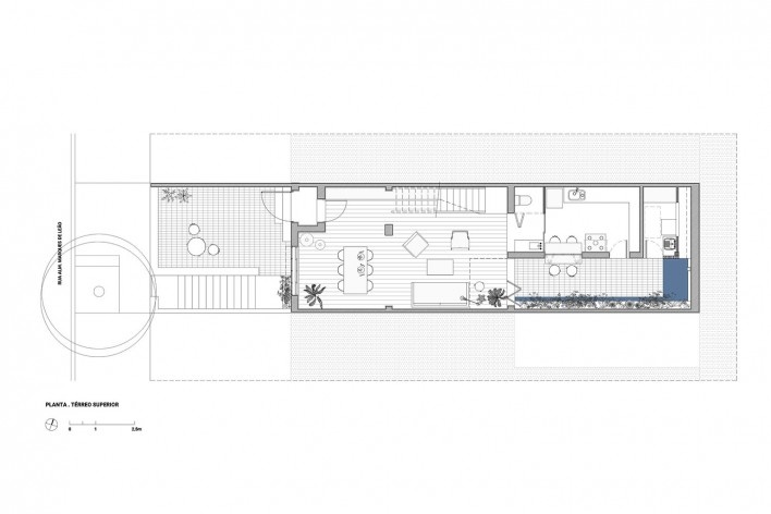 Casa Saracura, planta térreo/superior, São Paulo SP Brasil, 2022. Arquiteta Marina Canhadas (autora) / Entre Escalas<br />Imagem divulgação 