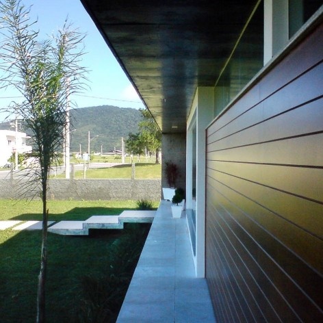Casa JRV, 2008. Otra Arquitetura. Florianópolis, Brasil<br />Foto Guilherme Zamboni Ferreira 