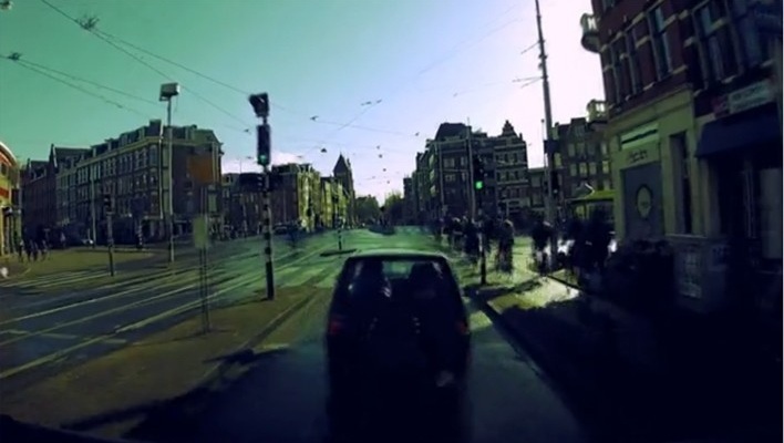 Fotograma do vídeo "Hanging around Amsterdam", de Helena Guerra<br />Foto divulgação 