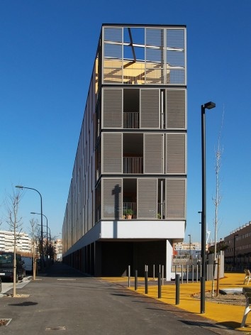 Conjunto Habitacional Fira de Barcelona – L’Hospitalet de Llobregat, balcões de canto, Barcelona 2009. ONL Arquitectura<br />Foto Gianluca Giaccone 