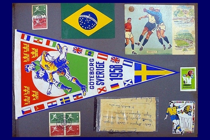 Flâmulas, selos e cartões comemorativos da Copa do Mundo da Suécia, em 1958 [Acervo Naydina Aranha de Freitas]