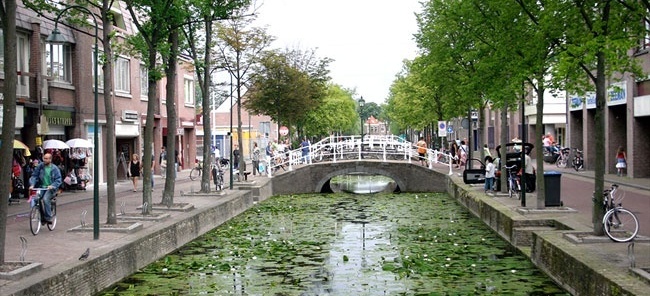 Canal em Delft<br />Foto Nelson Kon 
