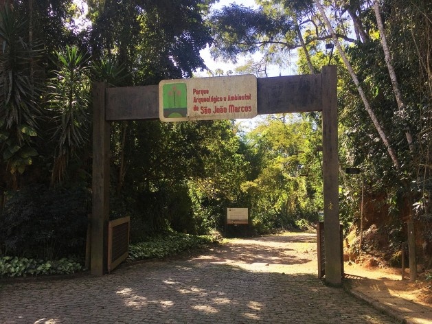 Entrada do Parque Arqueológico e Ambiental de São João Marcos na Estrada RJ-149 (Rio Claro-Mangaratiba)<br />Foto Dayane Caputo Camacho Lopes, 2019 