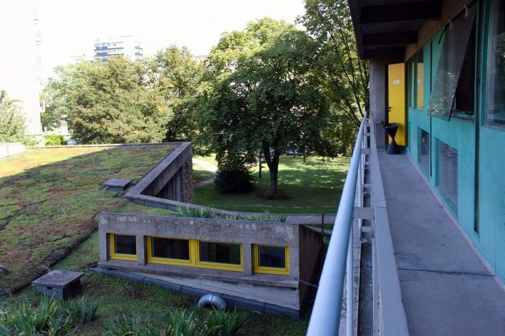 Casa do Brasil, vista da varanda do primeiro andar, Cidade Universitária de Paris, arquitetos Lúcio Costa e Le Corbusier<br />Foto Maria Claudia Levy 