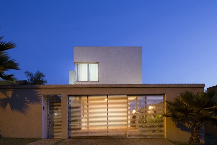 Vale do sol house, view from the street. Marcos Franchini<br />foto Gabriel Castro 