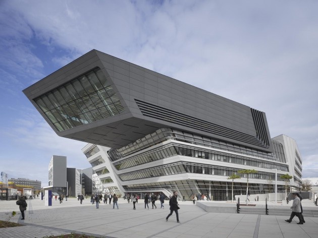 Biblioteca e Centro de Aprendizagem, Universidade de Economia e Negógios de Viena. Zaha Hadid Architects<br />Foto Roland Halbe  [Foto divulgação]