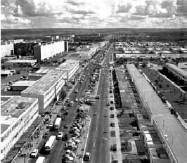Vista da via W3 em 1960<br />Autores do projeto 