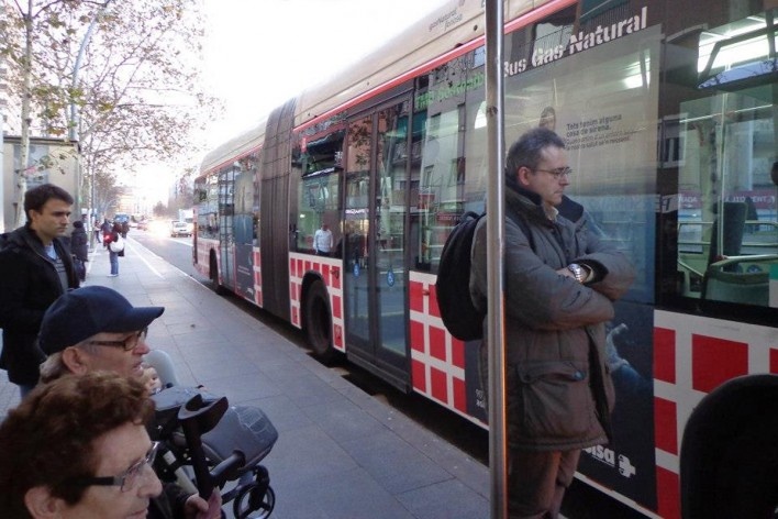 Barcelona, fev. 2013. Lateral do ônibus da linha H6<br />Foto Francis Krausburg Corrêa 