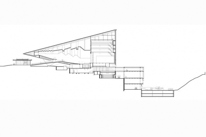 Complexo Teatro Castro Alves, corte geral, Salvador, 4º lugar concurso. Pablo Emilio Hereñú, Eduardo Ferroni, José Paulo Gouveia e Fernanda M. Palmieri, 2010<br />Desenho escritório 