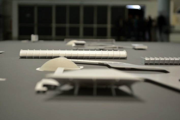 Maquete da primeira versão do conjunto, mostrando versão anterior do projeto do auditório<br />Foto Rafael Itsuo Takahashi 