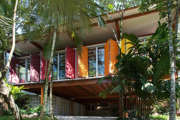 Residência Praia Vermelha, Ubatuba SP Brasil, 2015. Arquitetos Lua Nitsche e Pedro Nitsche/Nitsche Arquitetos<br />Foto/Photo Cacá Bratke 