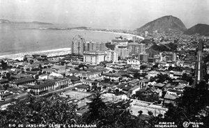Av. Atlântica e Hotel Copacabana Palace em cartão postal da década de 1940: desenvolvimento imobiliário e turístico