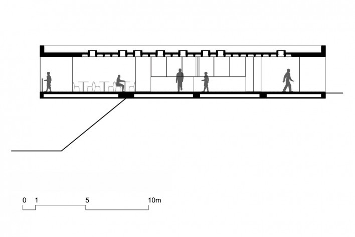 Bar/piscina/galeria, corte longitudinal, volume do café. BCMF arquitetos + MACh arquitetos