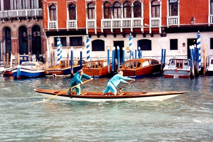 Remadores esportivos no Canal Grande, Veneza<br />Foto Renato Anelli 