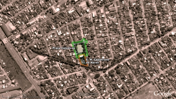 Vista aérea - Praça Cajueiros e E. M. Capistano de Abreu<br />Imagem dos autores do projeto 