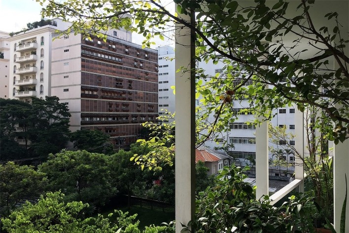 Edifício no Jardim Paulista, São Paulo<br />Foto Abilio Guerra 