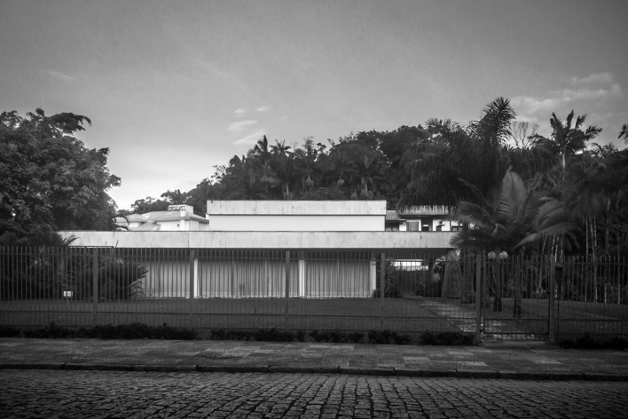 Residência da Rua Aquidaban, Joinville SC. Arquiteto Antonio Alberto Cortez<br />Foto Larry Sestrem 