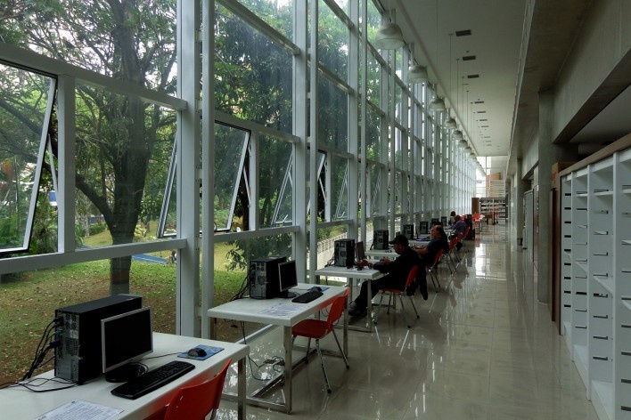 Terminal Digital do Ensino, São Caetano do Sul, 2008. Arquiteto José Augusto Aly<br />Foto Mauro Calliari 