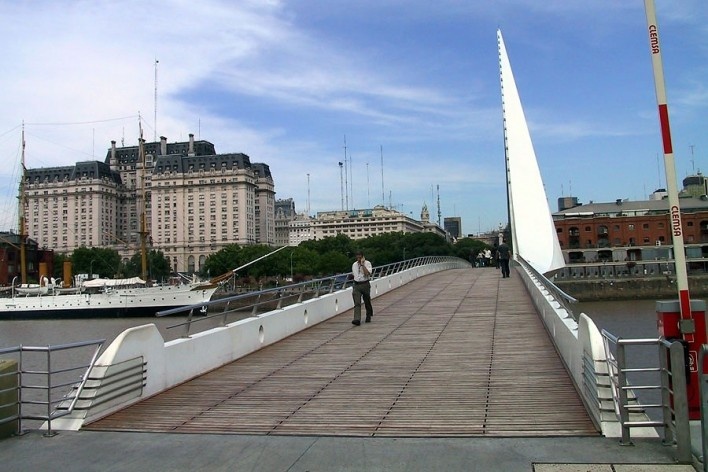 Passarela móvel, Buenos Aires, Argentina<br />Foto Abilio Guerra 