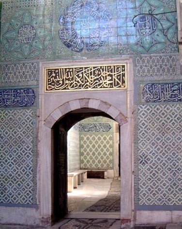 Harém do Palácio de Topkapi, onde os azulejos eram usados como suporte para mensagens religiosas e como decoração<br />Foto Lu Cury 