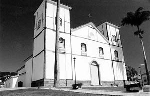 Igreja Matriz logo após restauro em 1999<br />Imagem dos autores do projeto 