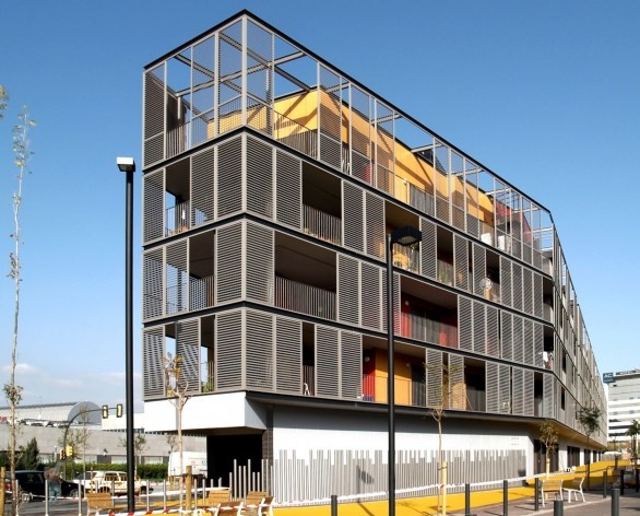 Conjunto Habitacional Fira de Barcelona – L’Hospitalet de Llobregat, fachada sul, Barcelona 2009. ONL Arquitectura<br />Foto Gianluca Giaccone 