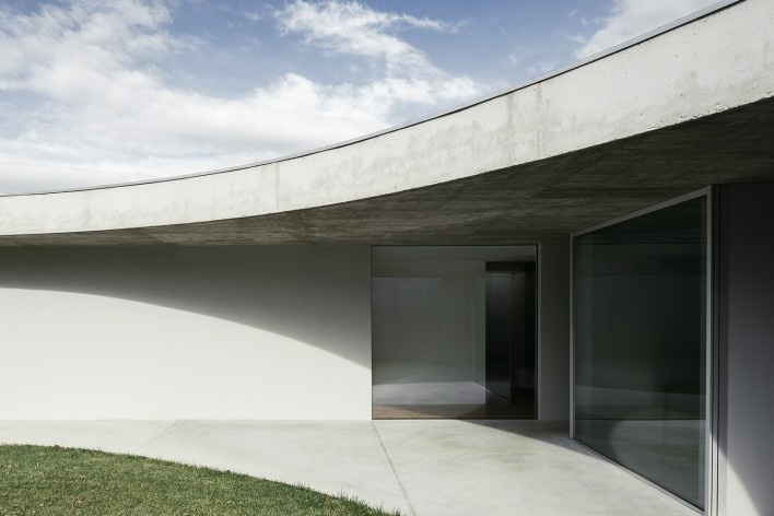 Casa Gloma, Leiria, Portugal, 2019. Arquiteto Bruno Lucas Dias/ Bruno Dias Arquitectura<br />Foto/ Photo Hugo Santos Silva 