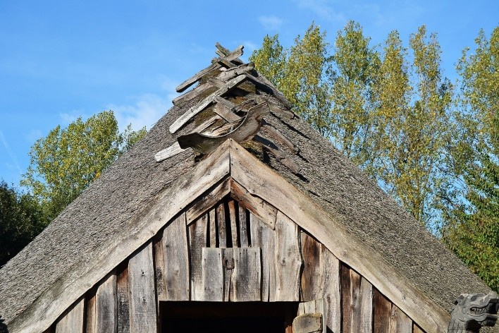 Morada com travamento de telhado em madeira que remete aos anos Vikings<br />Foto Ana Carolina Brugnera / Lucas Bernalli Fernandes Rocha 