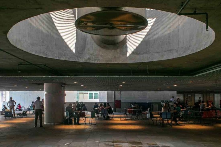 Sesc 24 de Maio, Paulo Mendes da Rocha + MMBB Arquitetos, São Paulo <br />Foto Nelson Kon 
