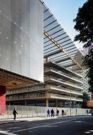 Centro Paula Souza, São Paulo, arquitetos Francisco Spadoni e Pedro Taddei<br />Foto Nelson Kon 