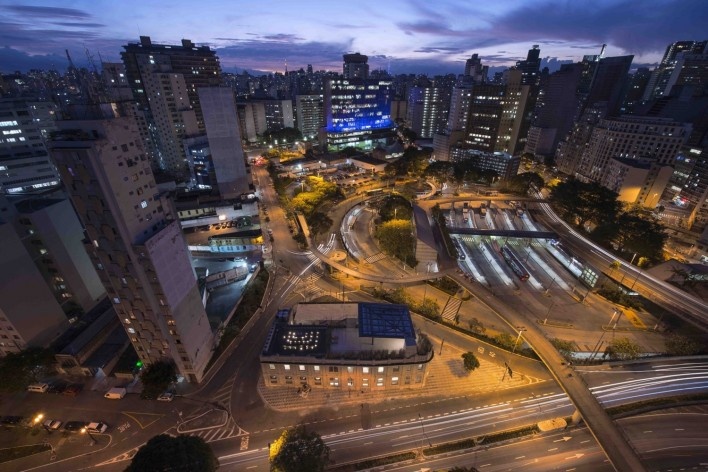 RedBull Station, São Paulo. Escritório Triptyque<br />Foto Pedro Kok 