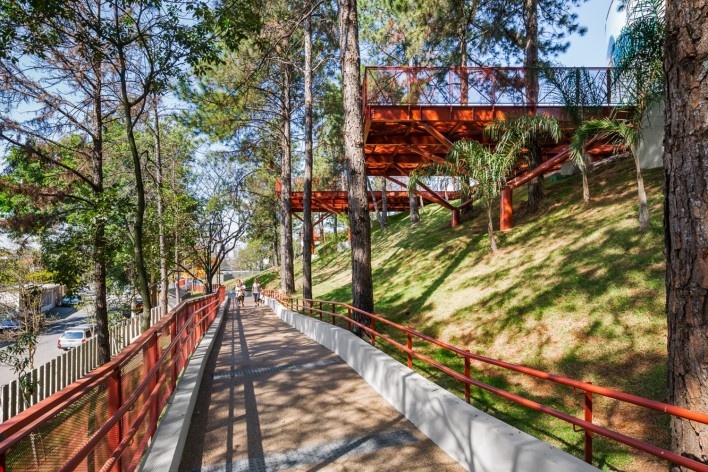 Parque Sabesp Butantã, passeio público e mirante. Levisky arquitetos estratégia urbana<br />Foto Ana Mello 